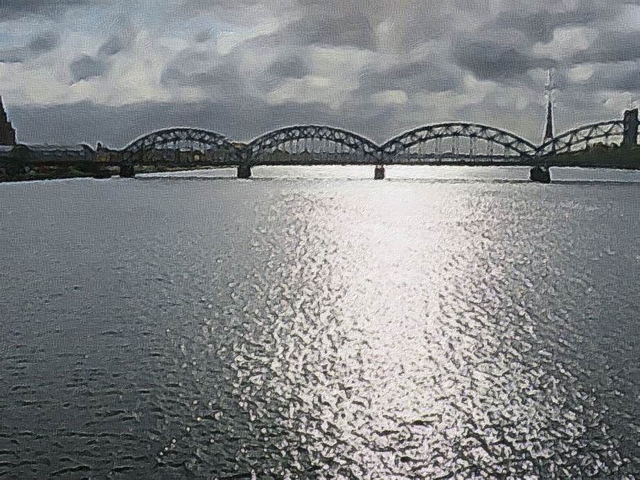 Ein Bild, das Wasser, drauen, Brcke, Fluss enthlt.

Automatisch generierte Beschreibung